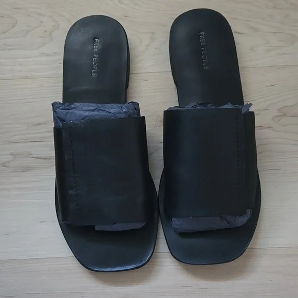 New Free People Verona Slides, Black, Size 38.5 - Picture 3 of 5